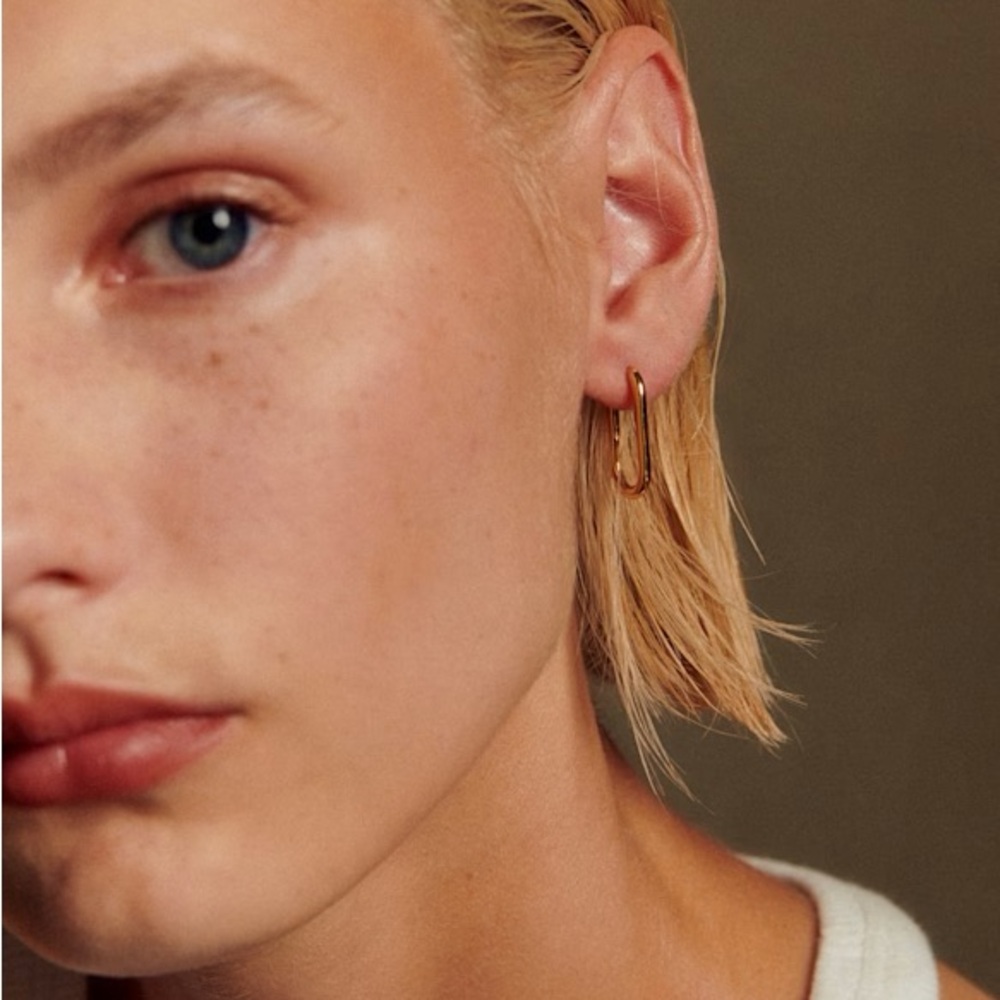 Sezane Claudia Hoops in Gold